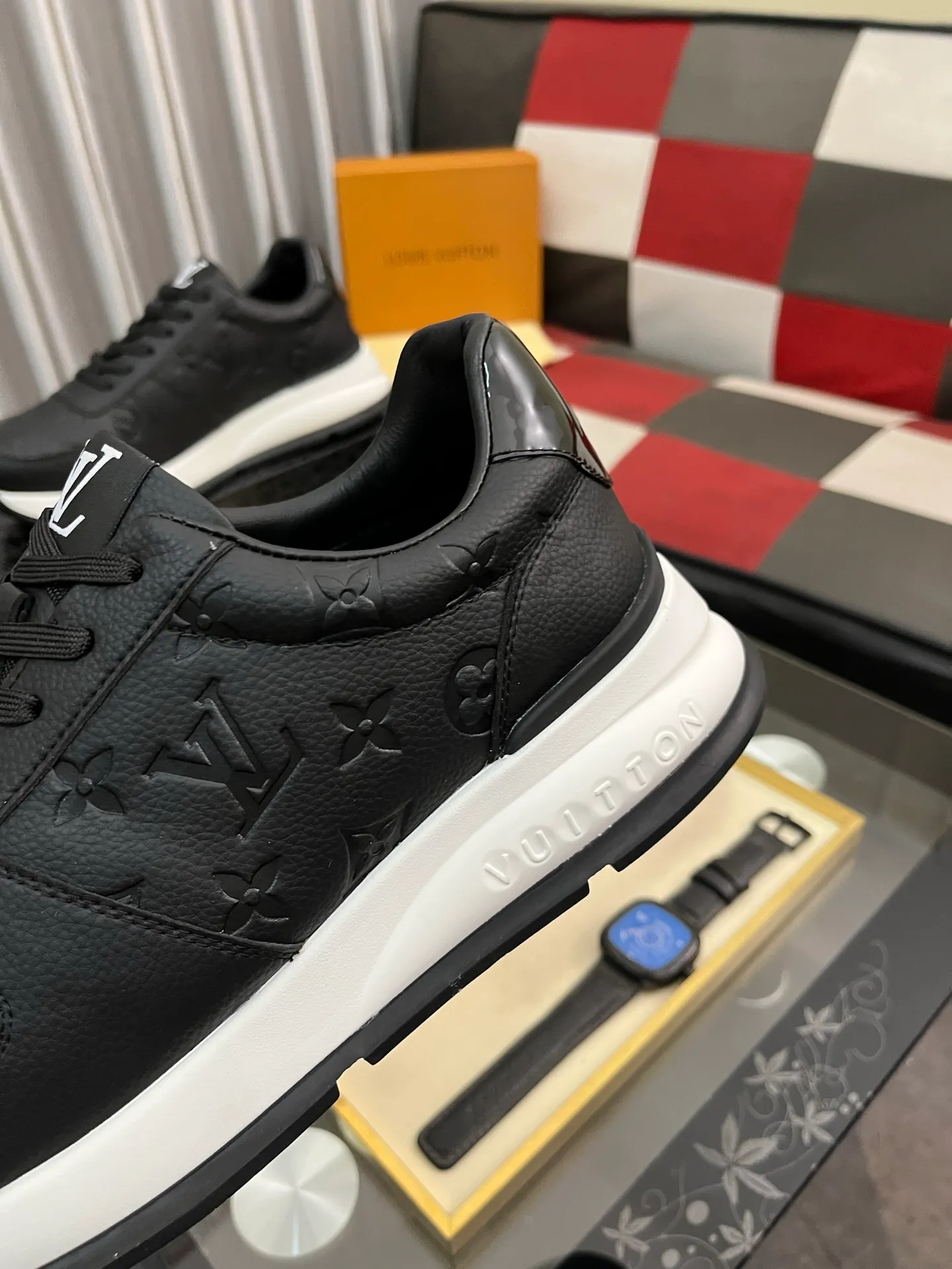 Men's men's shoes💰458⌚️⌚️ Loui* Vuitto* - Louis ** donkey's new color men's trainer sneakers, this LV Trainer sneaker is made of calfskin and breathable mesh, showing pure colors, the #54 logo on the back traces the brand's birth in 1854, the designer's handwritten brand logo embellishes one side, virgil Designed by abloh himself, it is a very commemorative sneaker. The new lv Louis Vuitton loui* vuitto* trainer sneaker low casual sports culture versatile basketball sneaker. Size: 38-443️⃣Colors available